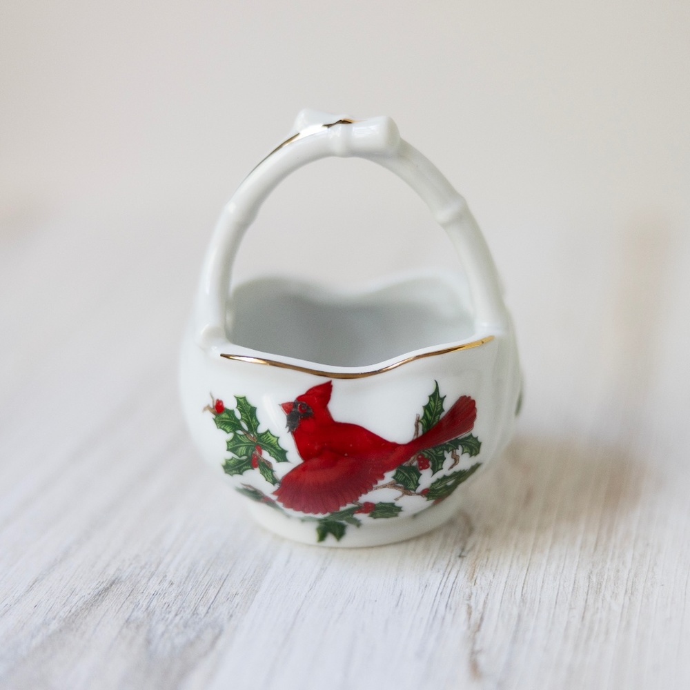 Lefton Japan vintage cardinal Christmas porcelain basket 00244 handprinted